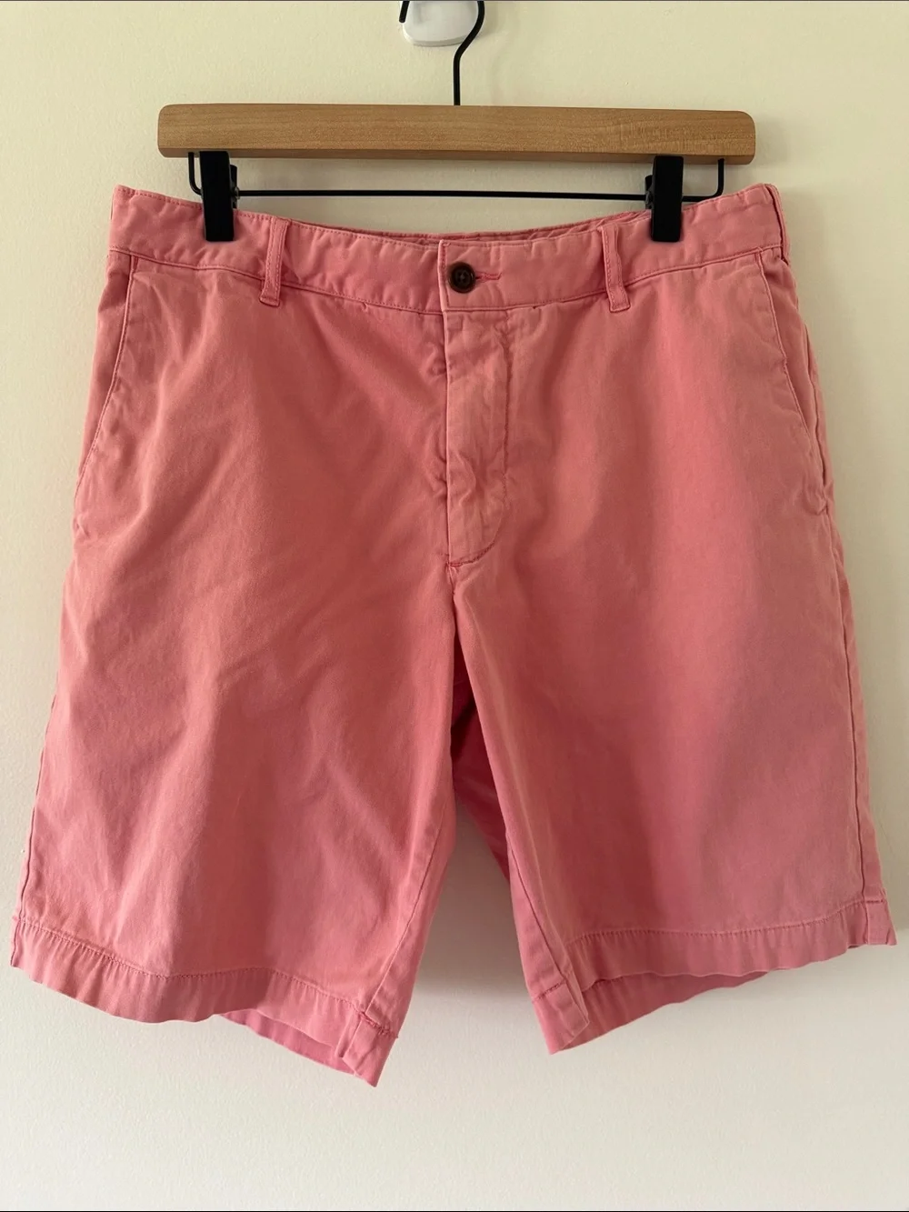 Faherty Brand Coastline Chino Shorts Faded Flag 32” Flat Front